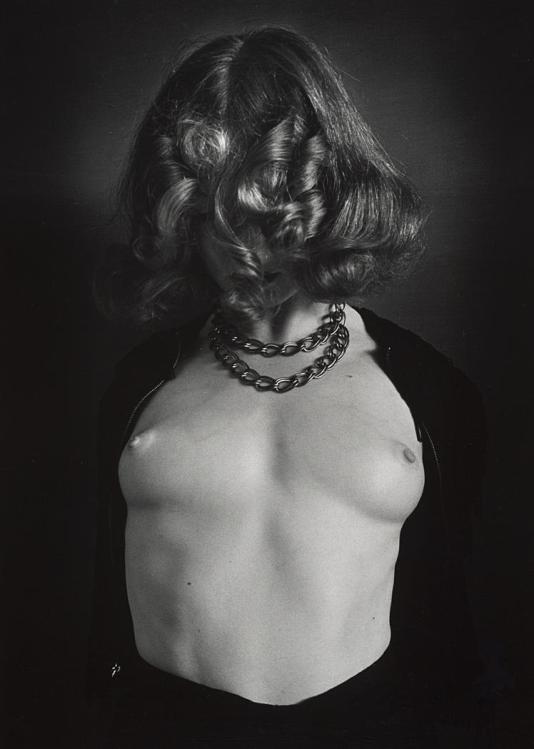 john-gutmann-naked-breasts-covered-face-1939